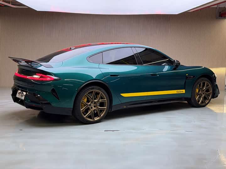 Фото 6 - Xiaomi SU7 Ultra