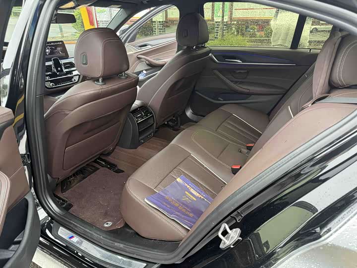 Фото 10 - BMW 5 Series