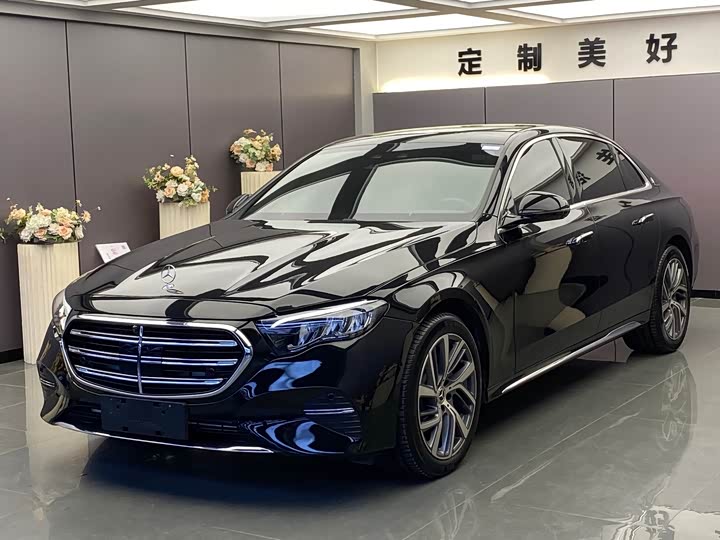 Фото 1 - Mercedes-Benz E-Class