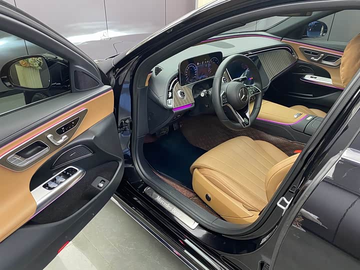 Фото 4 - Mercedes-Benz E-Class