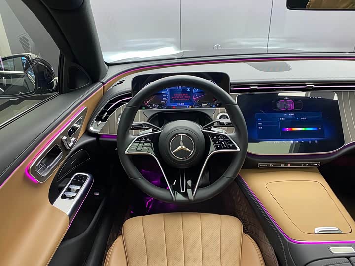 Фото 5 - Mercedes-Benz E-Class