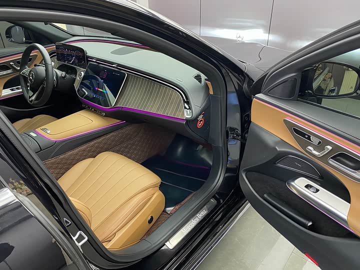 Фото 6 - Mercedes-Benz E-Class