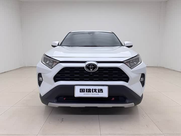 Фото 2 - Toyota RAV4