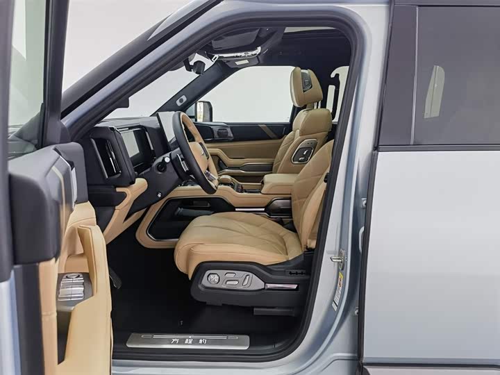 Фото 10 - BYD FangChengBao Leopard 8