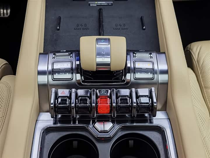 Фото 13 - BYD FangChengBao Leopard 8