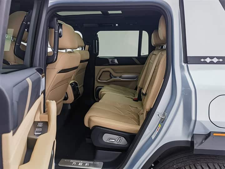 Фото 15 - BYD FangChengBao Leopard 8