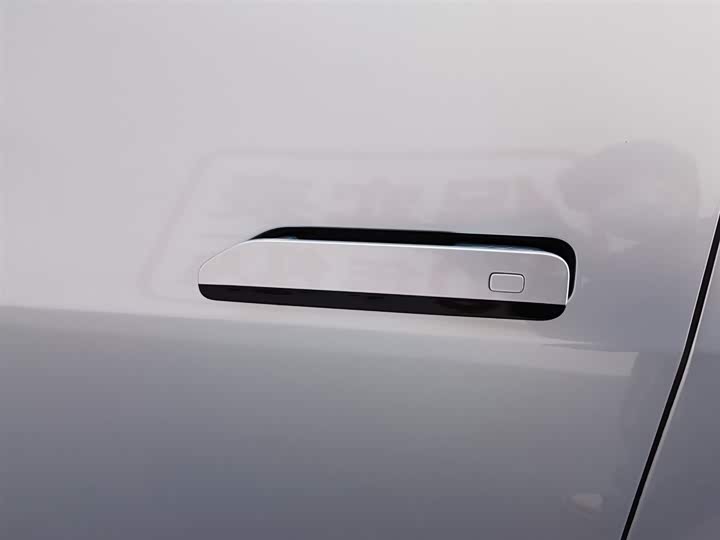 Фото 18 - BYD FangChengBao Leopard 8