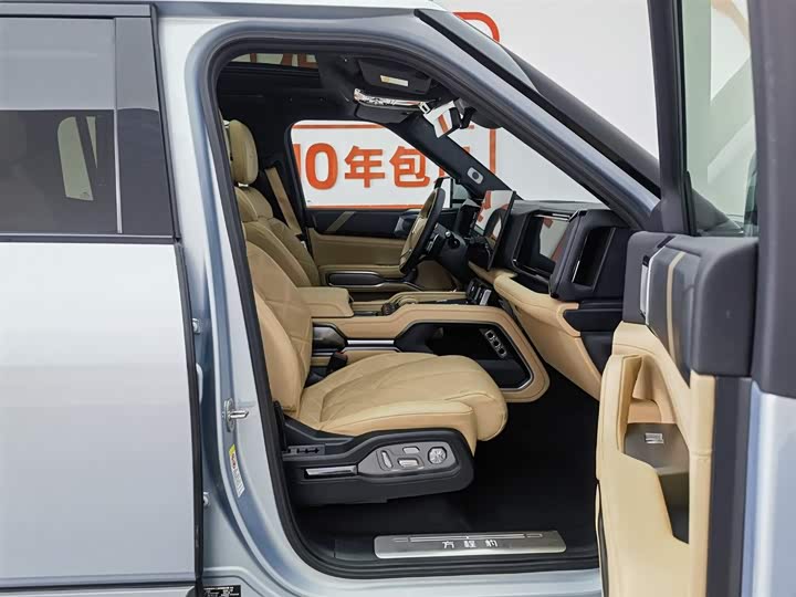 Фото 23 - BYD FangChengBao Leopard 8