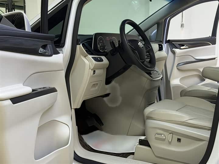 Фото 20 - Buick GL8 ES