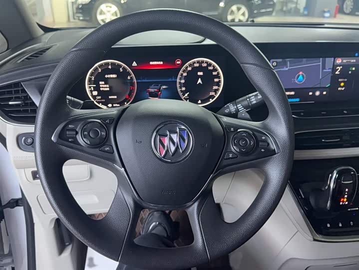 Фото 7 - Buick GL8 ES