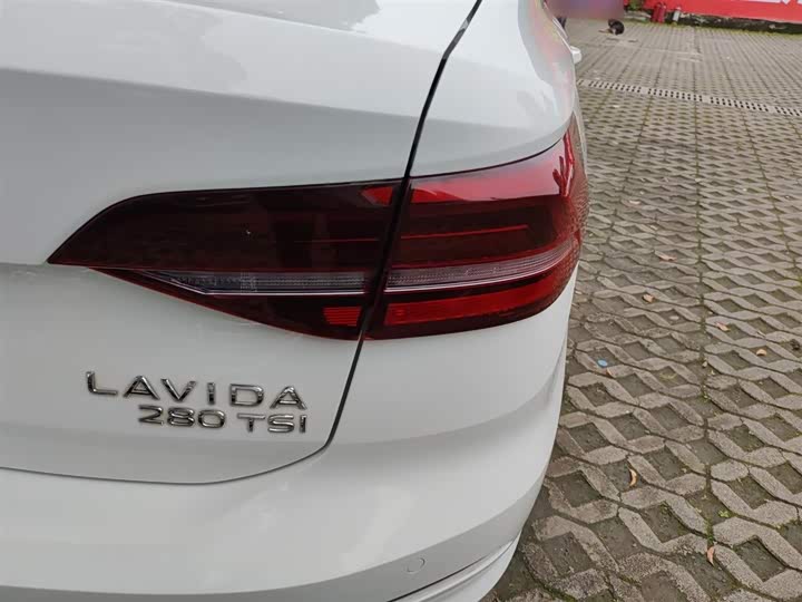 Фото 8 - Volkswagen Lavida