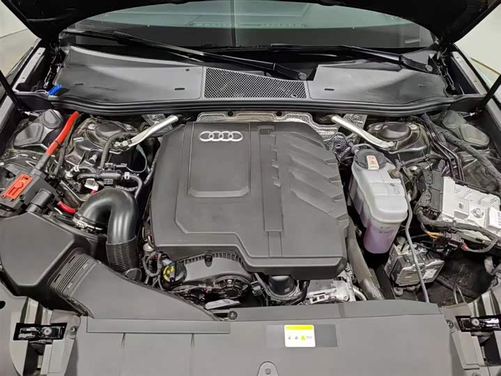 Фото 16 - Audi A6L