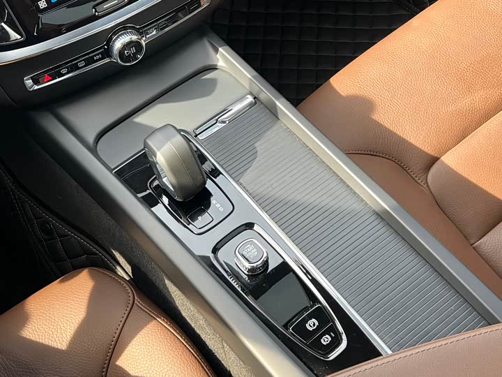 Фото 12 - Volvo S60