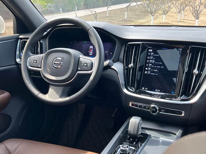 Фото 13 - Volvo S60