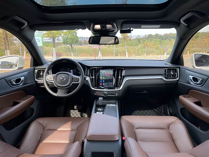 Фото 15 - Volvo S60