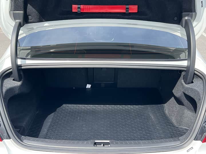 Фото 16 - Volvo S60