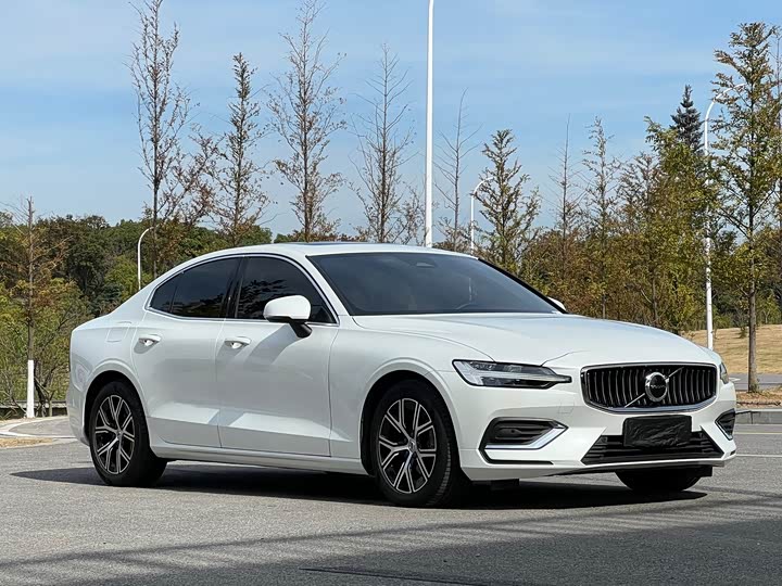 Фото 2 - Volvo S60