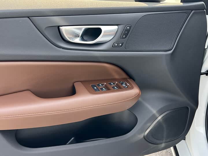 Фото 7 - Volvo S60