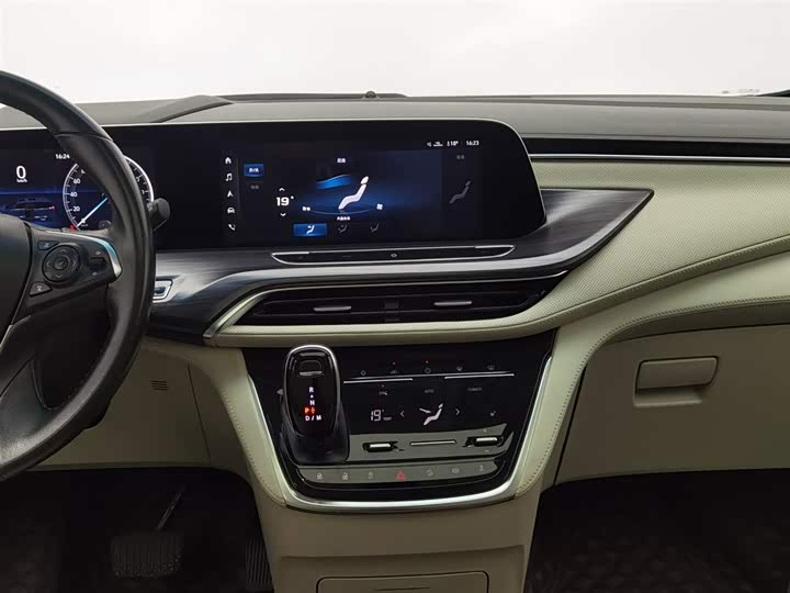 Фото 12 - Buick GL8 ES