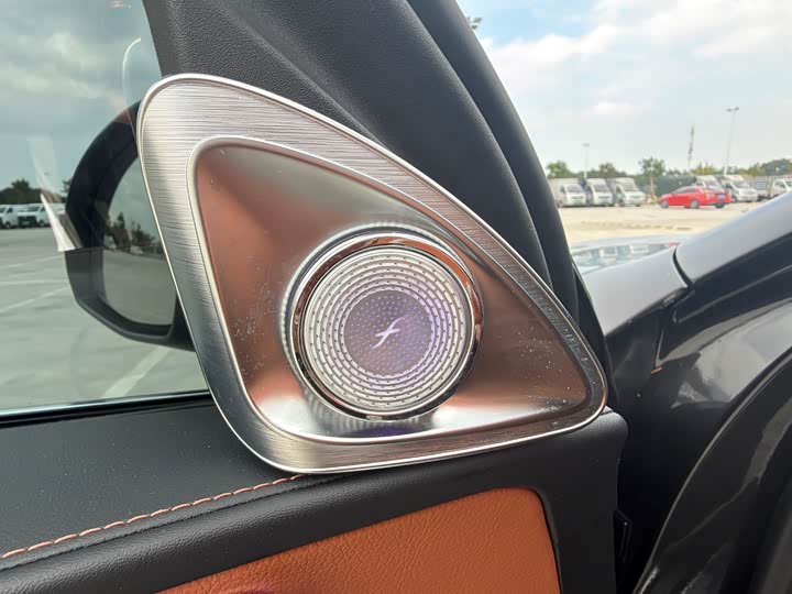 Фото 8 - Mercedes-Benz C-Class