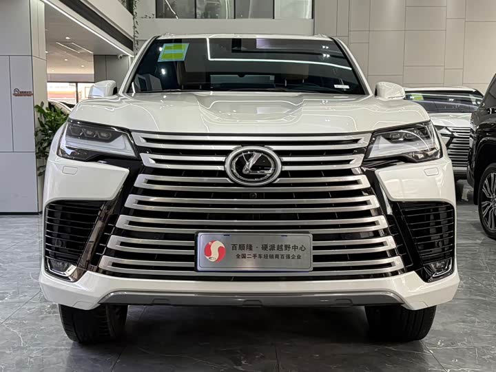 Фото 2 - Lexus LX