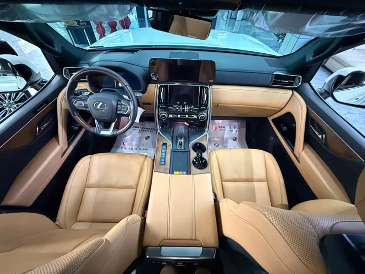 Фото 9 - Lexus LX