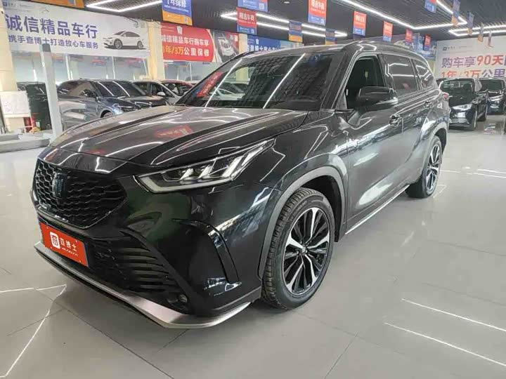 Фото 1 - Toyota Crown Kluger