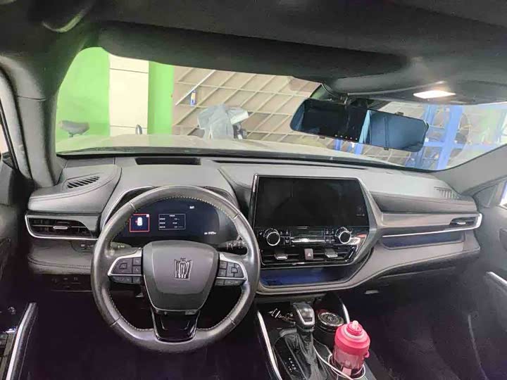 Фото 4 - Toyota Crown Kluger