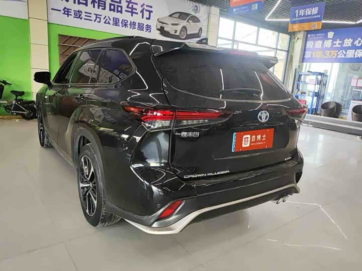 Фото 6 - Toyota Crown Kluger