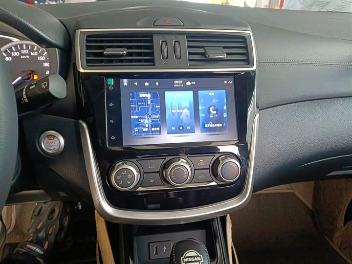 Фото 13 - Nissan Tiida