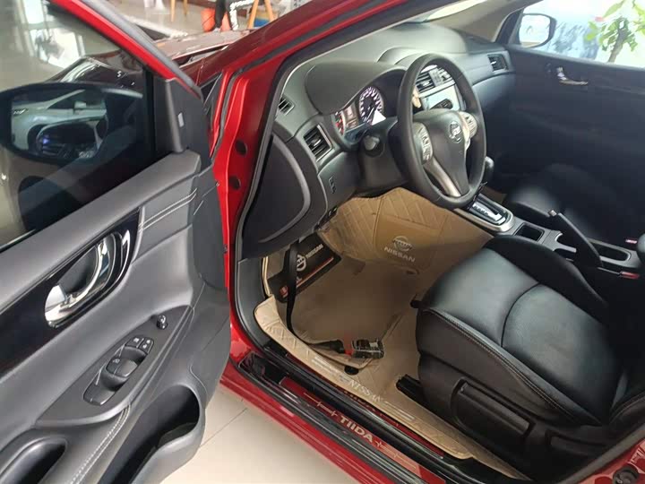 Фото 16 - Nissan Tiida