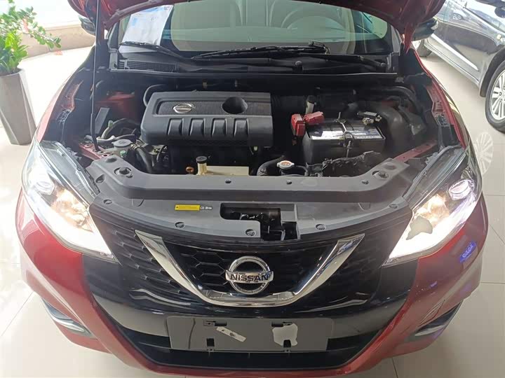 Фото 20 - Nissan Tiida