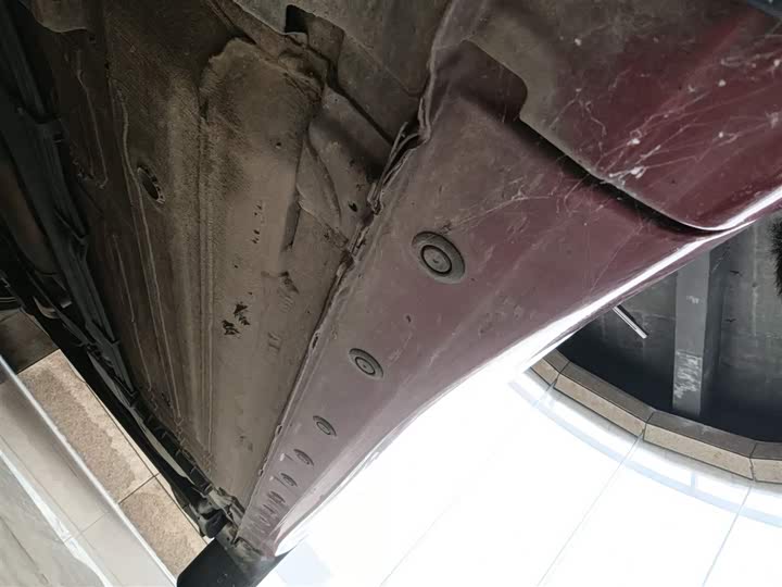 Фото 21 - Nissan Tiida