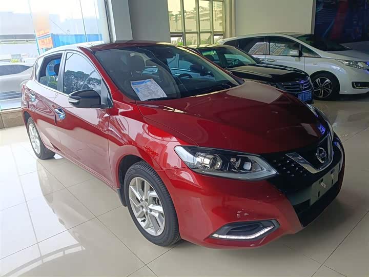 Фото 4 - Nissan Tiida