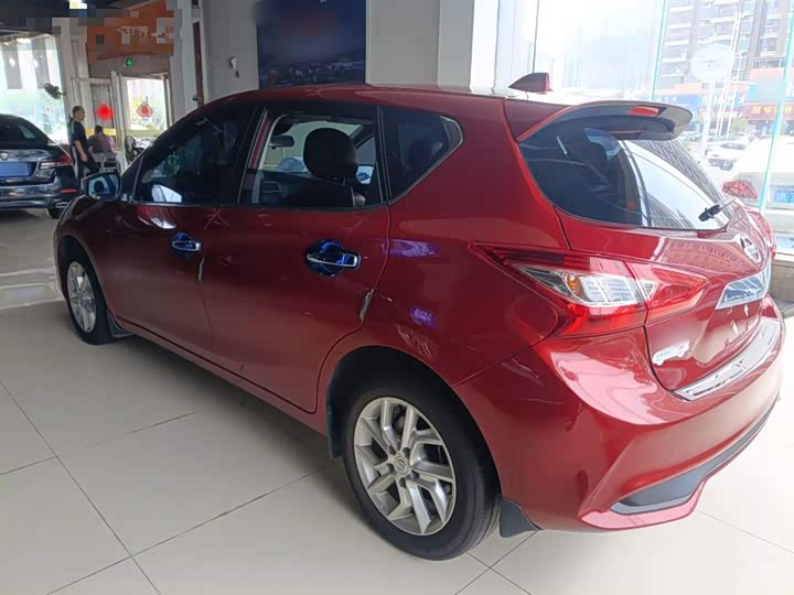 Фото 5 - Nissan Tiida