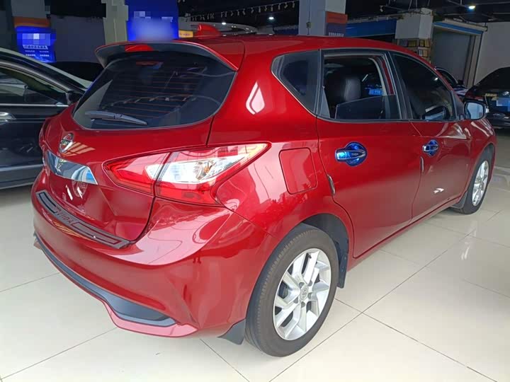 Фото 7 - Nissan Tiida