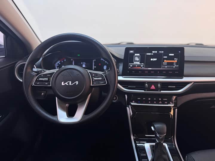 Фото 11 - Kia K3