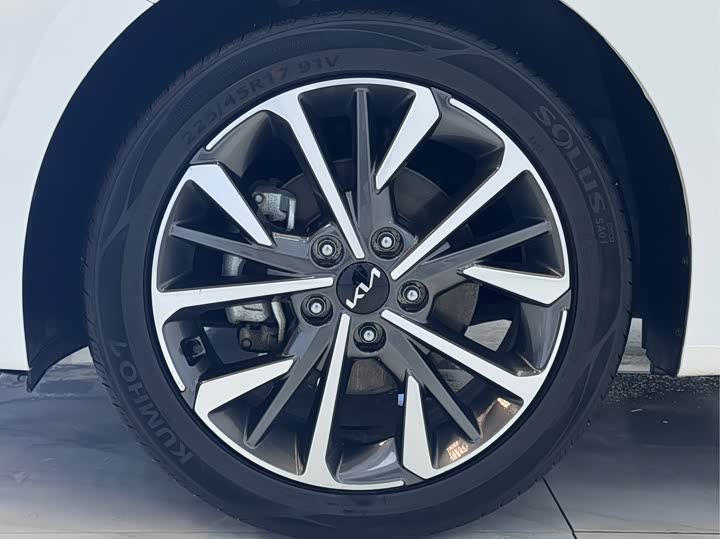 Фото 16 - Kia K3