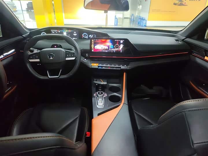 Фото 10 - Changan UNI-V