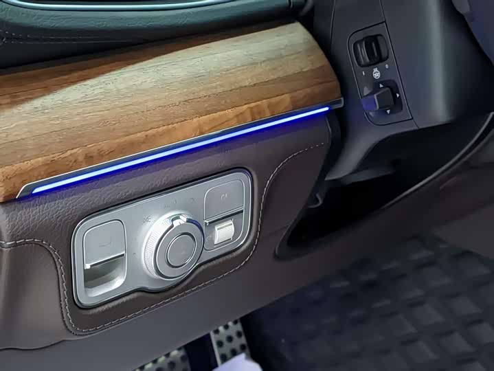 Фото 32 - Mercedes-Benz GLS-Class