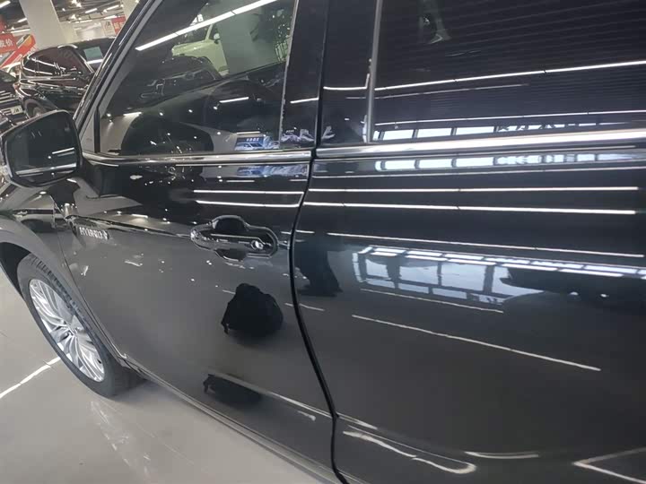 Фото 5 - Toyota Highlander