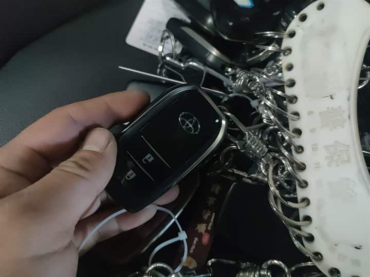 Фото 9 - Toyota Highlander