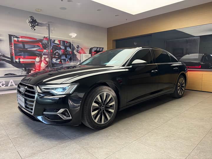 Фото 1 - Audi A6L