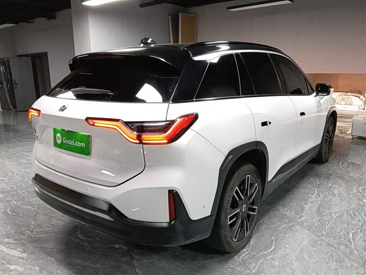 Фото 7 - Nio ES6