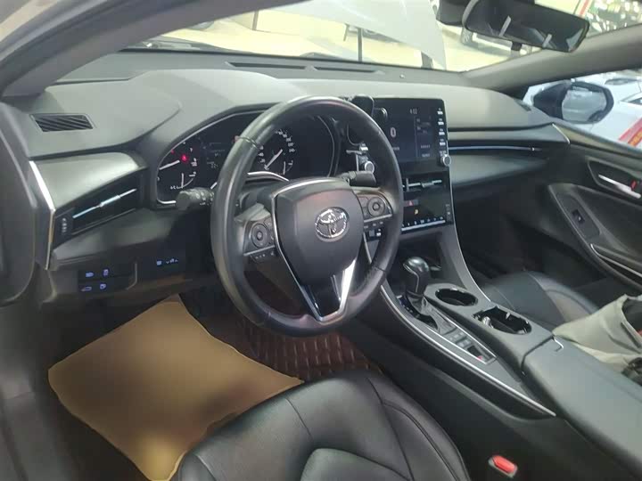 Фото 10 - Toyota Avalon