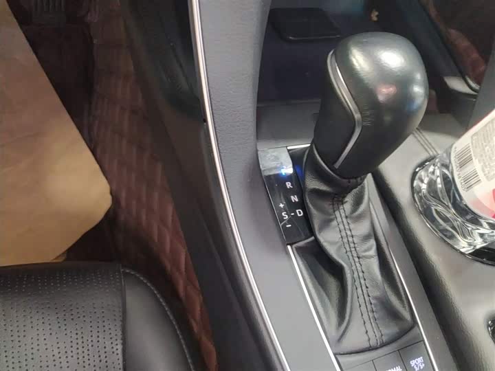 Фото 14 - Toyota Avalon