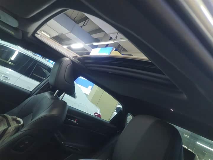 Фото 18 - Toyota Avalon