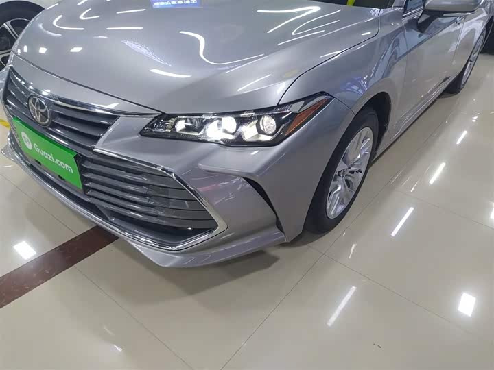Фото 24 - Toyota Avalon