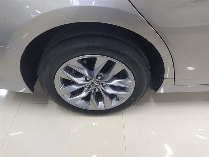 Фото 26 - Toyota Avalon