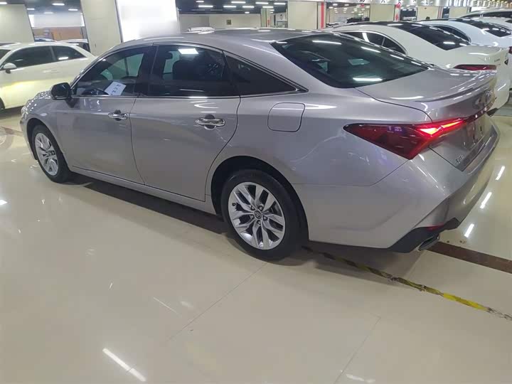 Фото 5 - Toyota Avalon